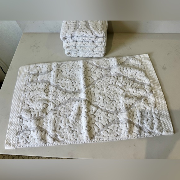 NWOT Threshold White Textured Hand Towels, Set of 4 - Picture 2 of 4